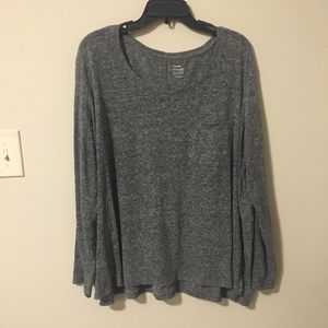 Gray Old Navy Long Sleeve Tee
